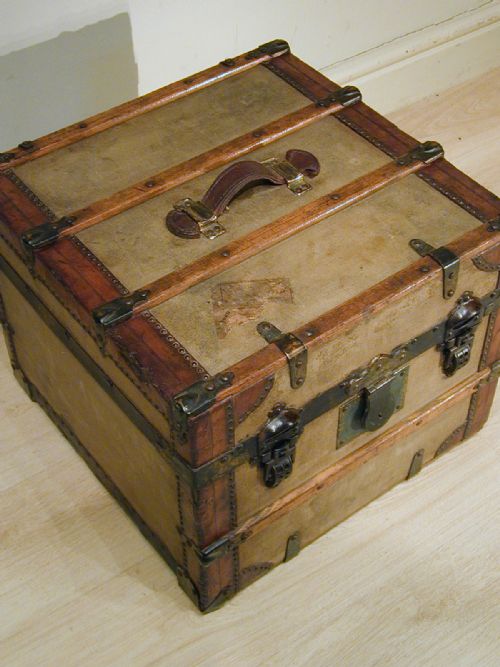 A BEAUTIFUL CABIN STEAMER TRUNK - ADDITIONAL PHOTO 9