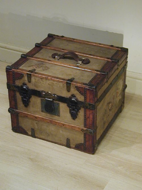 A BEAUTIFUL CABIN STEAMER TRUNK - ADDITIONAL PHOTO 10