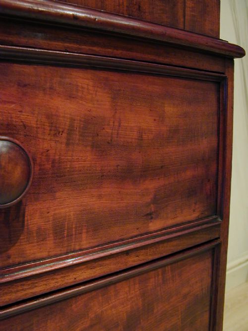 AN EXQUISITE LINEN PRESSGENTLEMAN'S WARDROBE - ADDITIONAL PHOTO 6