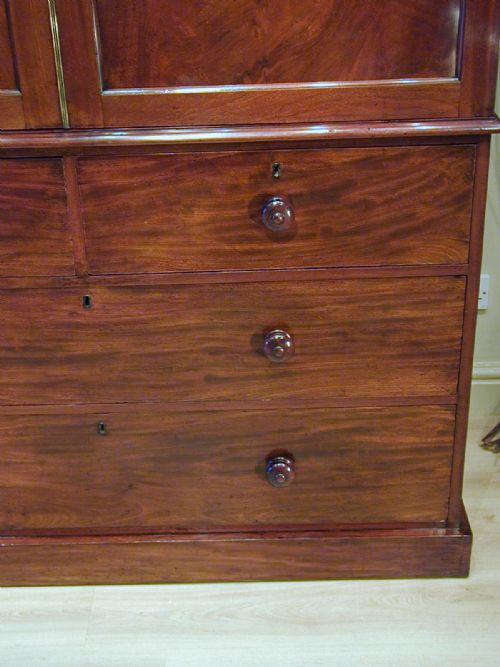 A FINE MAHOGANY LINEN PRESS - ADDITIONAL PHOTO 12