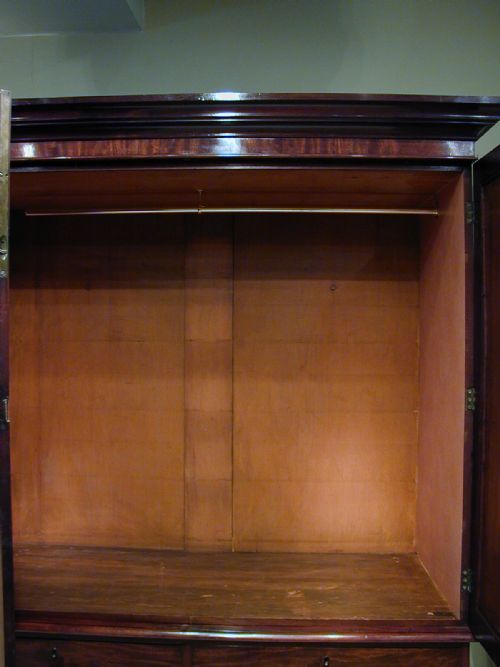 A FINE MAHOGANY LINEN PRESS - ADDITIONAL PHOTO 14