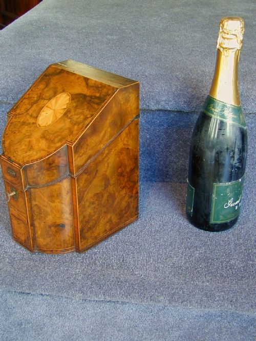 A SMALL 'KNIFE BOX' STATIONERY CABINET - ADDITIONAL PHOTO 4