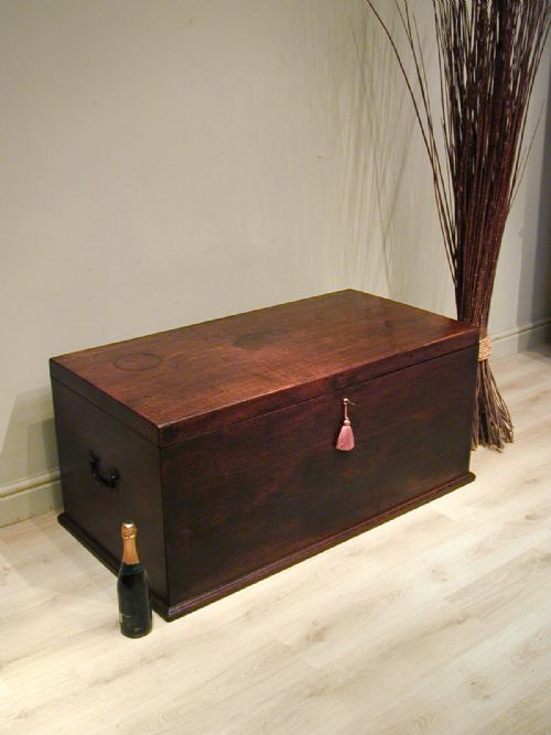 A SUPERB QUALITY LARGE GEORGIAN TRUNK - ADDITIONAL PHOTO 2