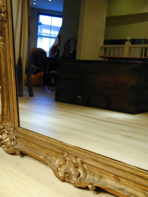 AN IMPRESSIVE GILTFRAME MIRROR - ADDITIONAL PHOTO 5