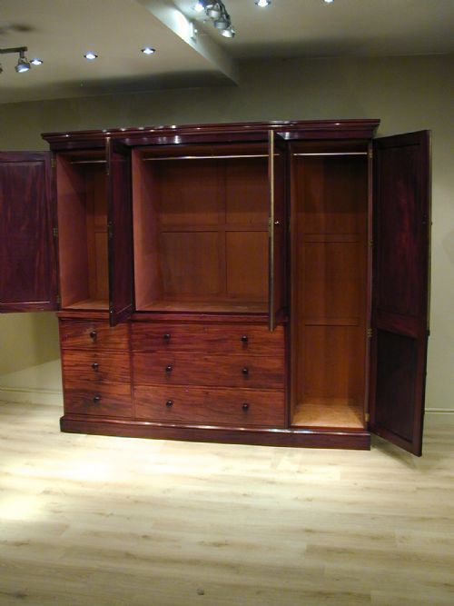 FINEST QUALITY 4DOOR WARDROBE - ADDITIONAL PHOTO 2