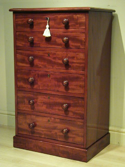 A VERY FINE SMALL CHEST OF DRAWERS BY HEALS - ADDITIONAL PHOTO 6