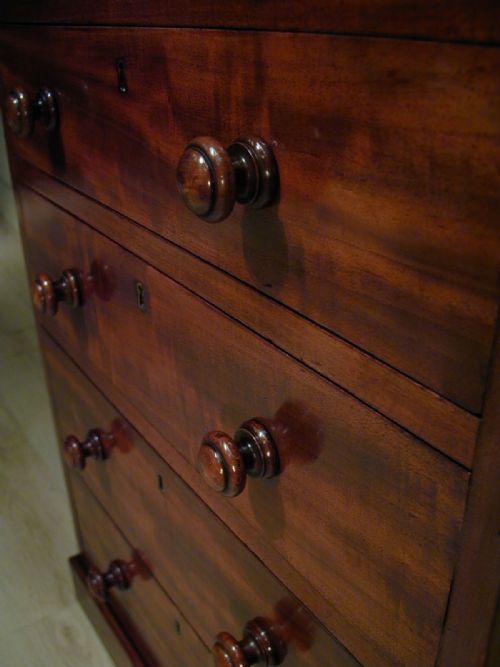 A VERY FINE SMALL CHEST OF DRAWERS BY HEALS - ADDITIONAL PHOTO 13