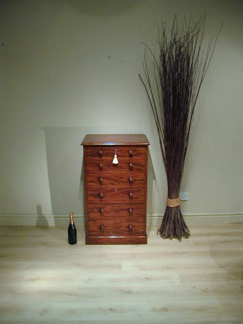 A VERY FINE SMALL CHEST OF DRAWERS BY HEALS - ADDITIONAL PHOTO 14