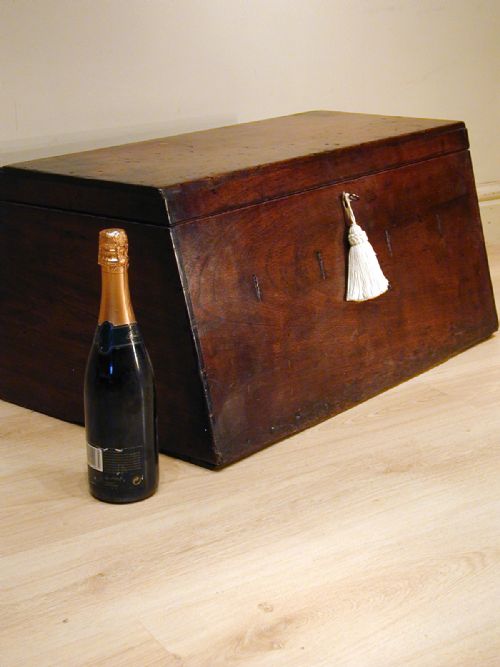 AN UNUSUAL 19TH CENTURY STORAGE TRUNK - ADDITIONAL PHOTO 3