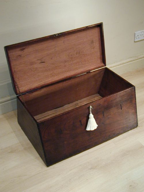 AN UNUSUAL 19TH CENTURY STORAGE TRUNK - ADDITIONAL PHOTO 11
