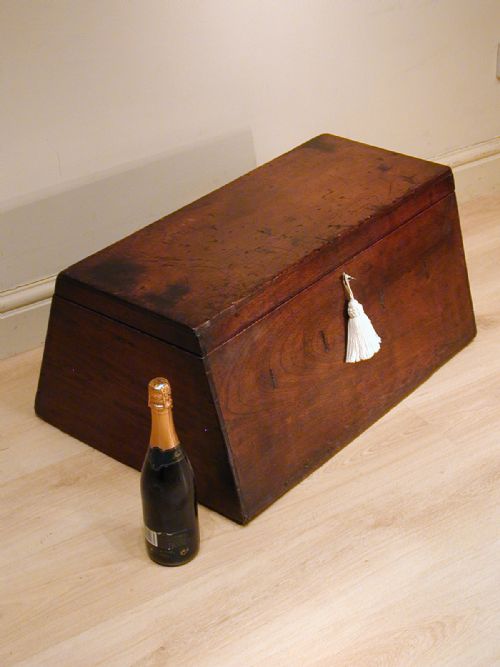 AN UNUSUAL 19TH CENTURY STORAGE TRUNK - ADDITIONAL PHOTO 12