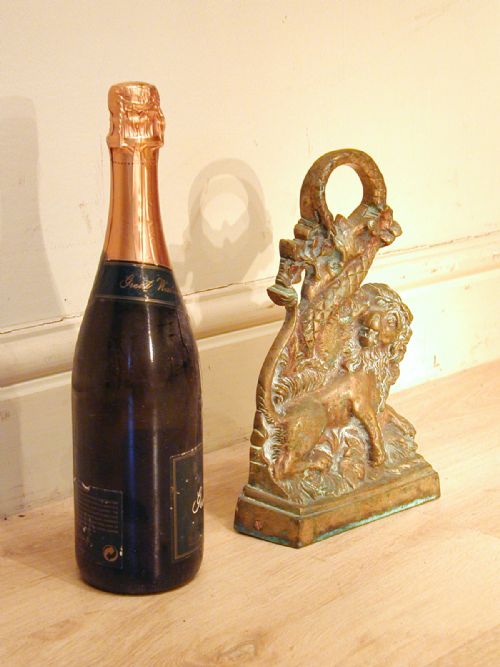 A SUPERB VICTORIAN DOOR STOP - ADDITIONAL PHOTO 1