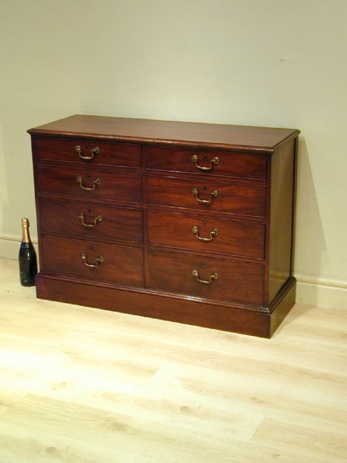 A WONDERFUL DOUBLE CHEST OF DRAWERS - ADDITIONAL PHOTO 1