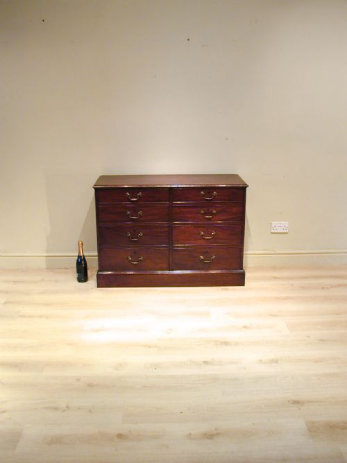 A WONDERFUL DOUBLE CHEST OF DRAWERS - ADDITIONAL PHOTO 2