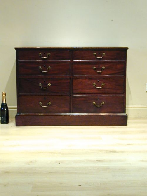 A WONDERFUL DOUBLE CHEST OF DRAWERS - ADDITIONAL PHOTO 3