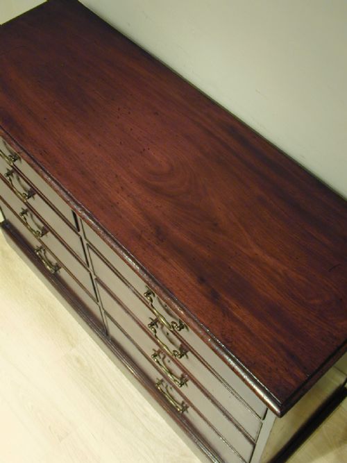 A WONDERFUL DOUBLE CHEST OF DRAWERS - ADDITIONAL PHOTO 8