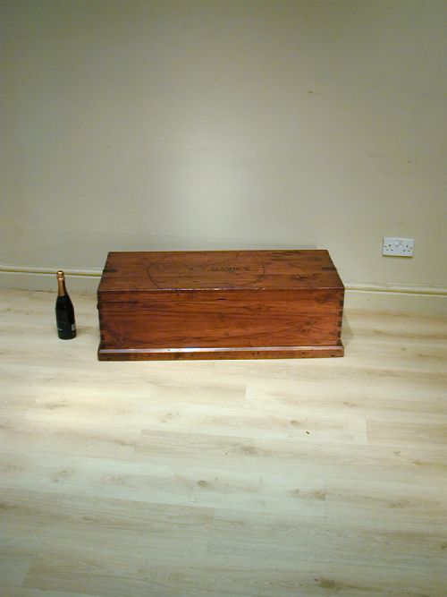 A GOOD QUALITY CAMPHORWOOD TRUNK - ADDITIONAL PHOTO 14