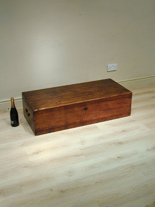 a superb quality low camphorwood trunk - CATEGORY: ANTIQUE CHESTS - DATED 1880