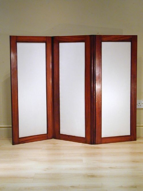 top quality small threefold screen - CATEGORY: ANTIQUE MISCELLANEOUS - DATED 1880