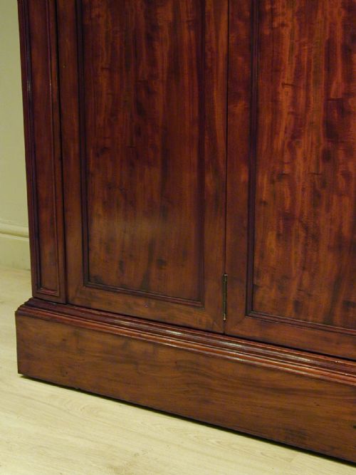 THE VERY FINEST QUALITY TWODOOR WARDROBE - ADDITIONAL PHOTO 7