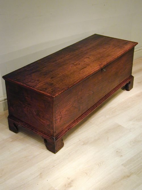 A WONDERFUL 18TH CENTURY STORAGE TRUNK - ADDITIONAL PHOTO 10