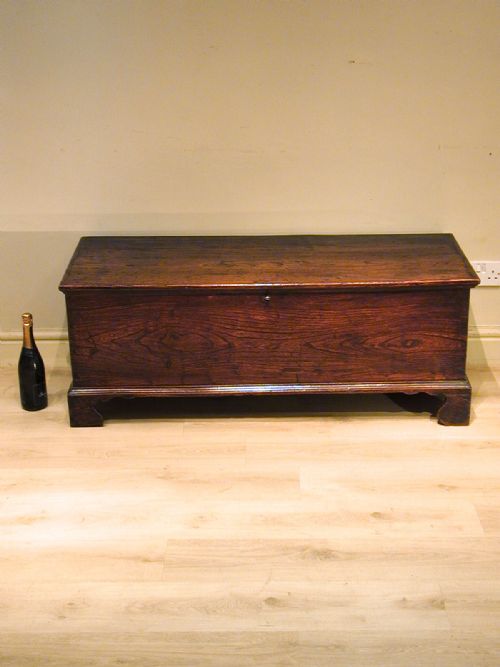 A WONDERFUL 18TH CENTURY STORAGE TRUNK - ADDITIONAL PHOTO 12