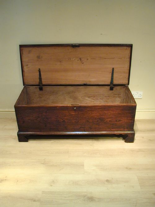 A WONDERFUL 18TH CENTURY STORAGE TRUNK - ADDITIONAL PHOTO 13