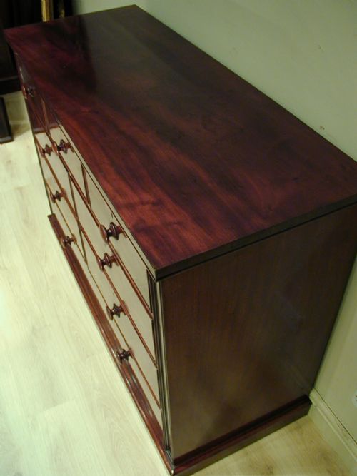 A TRULY WONDERFUL MULTIDRAWER CHEST - ADDITIONAL PHOTO 7