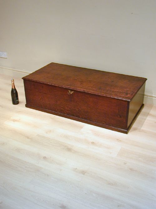a superb georgian low trunk - CATEGORY: ANTIQUE CHESTS - DATED 1750