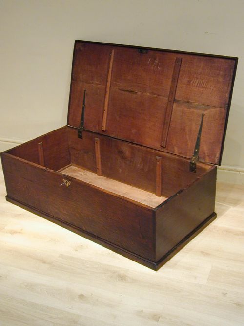A SUPERB GEORGIAN LOW TRUNK - ADDITIONAL PHOTO 3