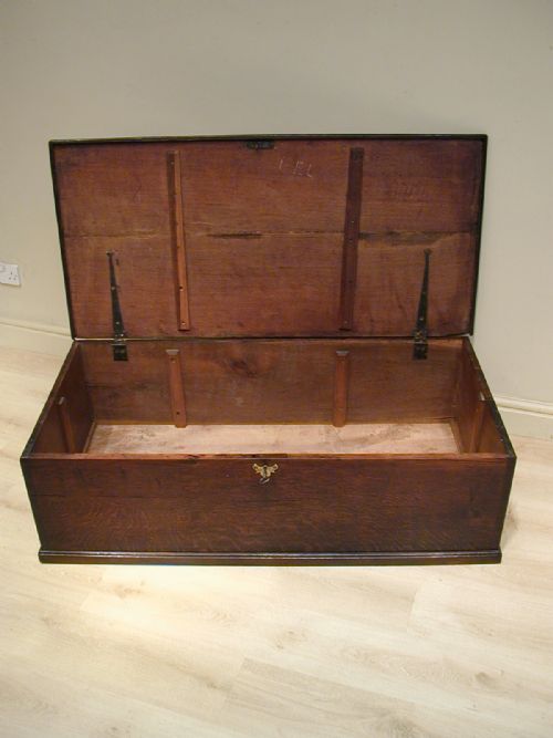 A SUPERB GEORGIAN LOW TRUNK - ADDITIONAL PHOTO 4