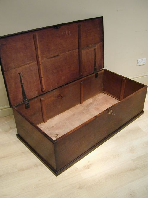 A SUPERB GEORGIAN LOW TRUNK - ADDITIONAL PHOTO 5