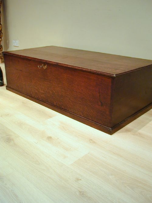 A SUPERB GEORGIAN LOW TRUNK - ADDITIONAL PHOTO 11