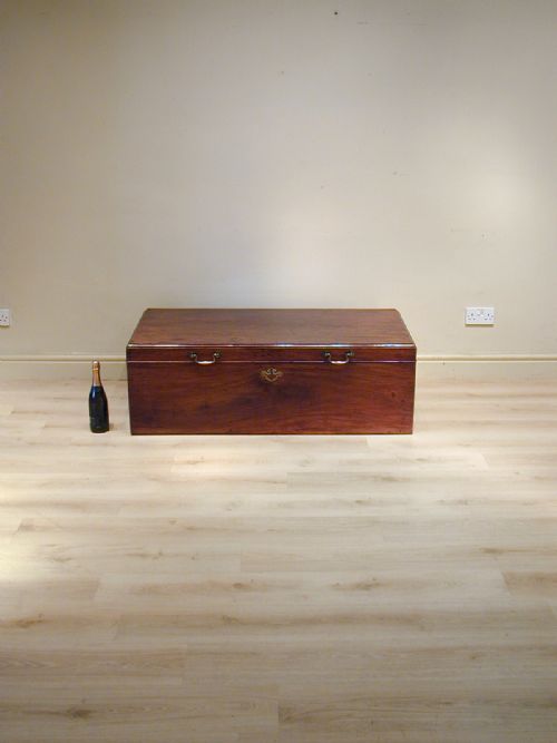 A FINE GEORGIAN STORAGE TRUNK - ADDITIONAL PHOTO 1