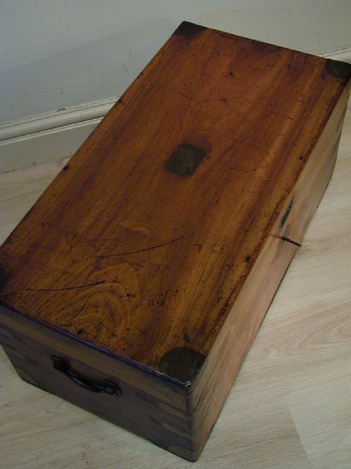 A BEAUTIFUL CAMPHORWOOD STORAGE TRUNK - ADDITIONAL PHOTO 5
