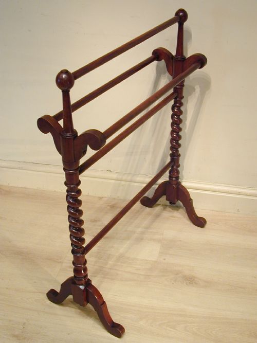 A SUPERB VICTORIAN TOWEL RAIL - ADDITIONAL PHOTO 8
