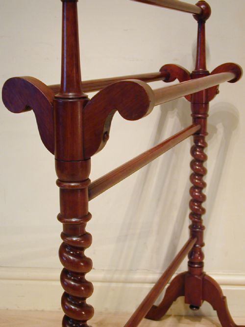 A SUPERB VICTORIAN TOWEL RAIL - ADDITIONAL PHOTO 10