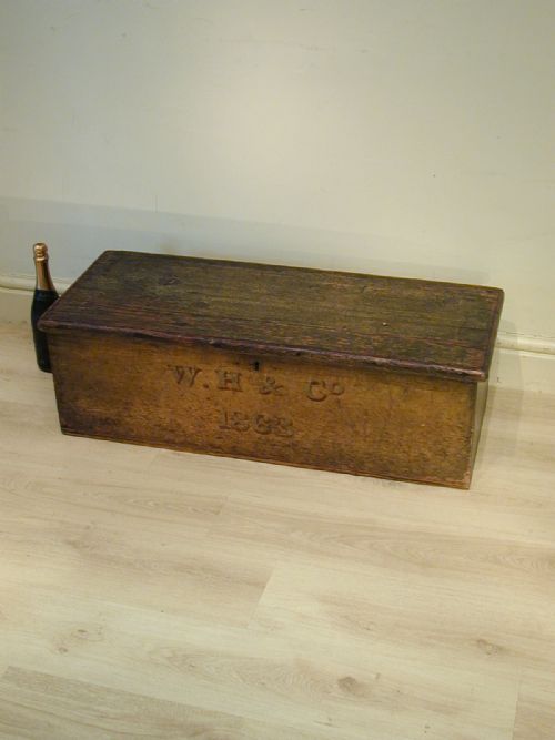 AN EXQUISITE PAINTED VICTORIAN TRUNK - ADDITIONAL PHOTO 1