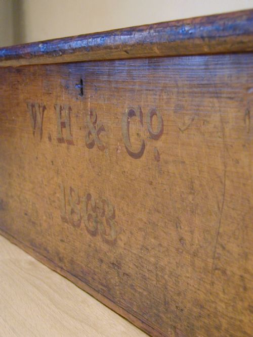 AN EXQUISITE PAINTED VICTORIAN TRUNK - ADDITIONAL PHOTO 5