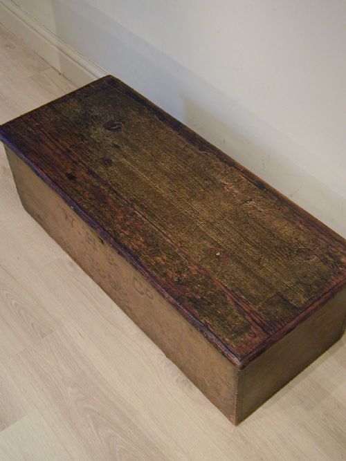 AN EXQUISITE PAINTED VICTORIAN TRUNK - ADDITIONAL PHOTO 6