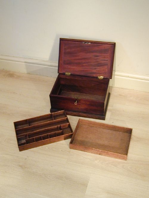 AN EXQUISITE MINIATURE TRUNK OR JEWELLERY BOX - ADDITIONAL PHOTO 13