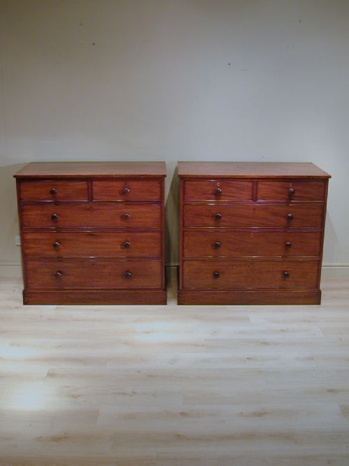 a beautiful pair of chests of drawers - CATEGORY: ANTIQUE CHEST OF DRAWERS - DATED 1870