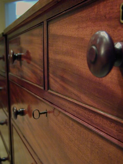 A BEAUTIFUL PAIR OF CHESTS OF DRAWERS - ADDITIONAL PHOTO 9