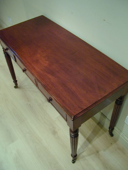 A FINE LATE GEORGIAN DESKSIDE TABLE - ADDITIONAL PHOTO 5