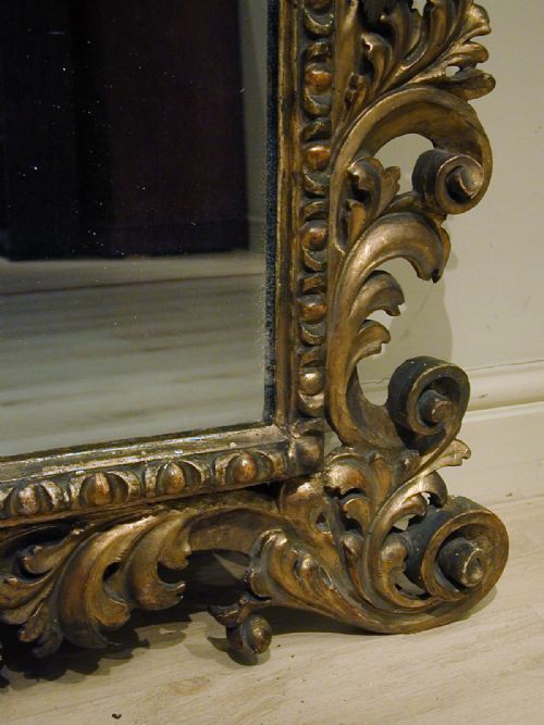 A LARGE GILTWOOD MIRROR OF EXCEPTIONAL QUALITY - ADDITIONAL PHOTO 3