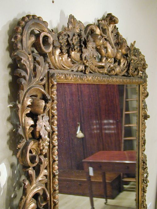 A LARGE GILTWOOD MIRROR OF EXCEPTIONAL QUALITY - ADDITIONAL PHOTO 4