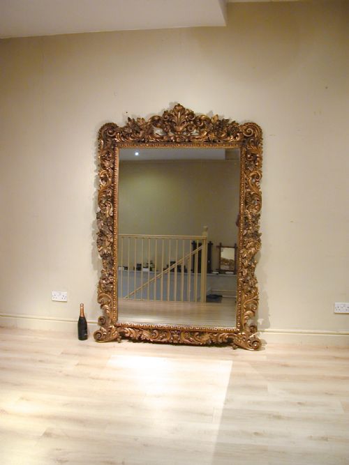 A LARGE GILTWOOD MIRROR OF EXCEPTIONAL QUALITY - ADDITIONAL PHOTO 14