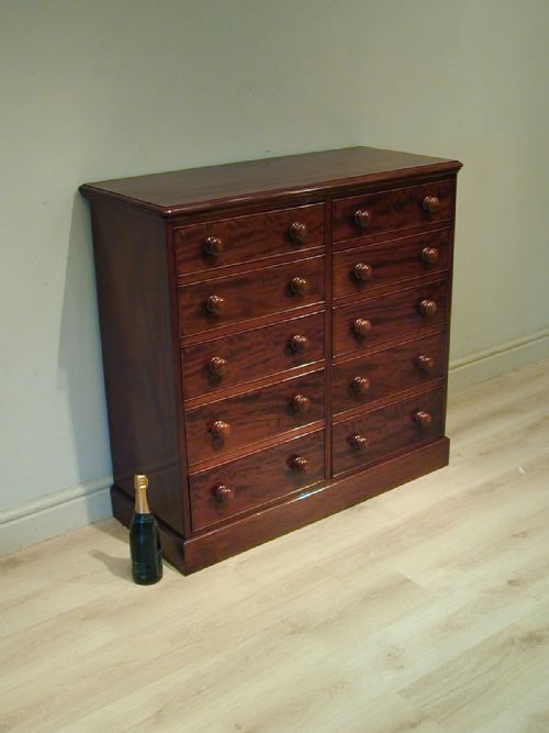 A TRULY WONDERFUL DOUBLE CHEST OF DRAWERS - ADDITIONAL PHOTO 4