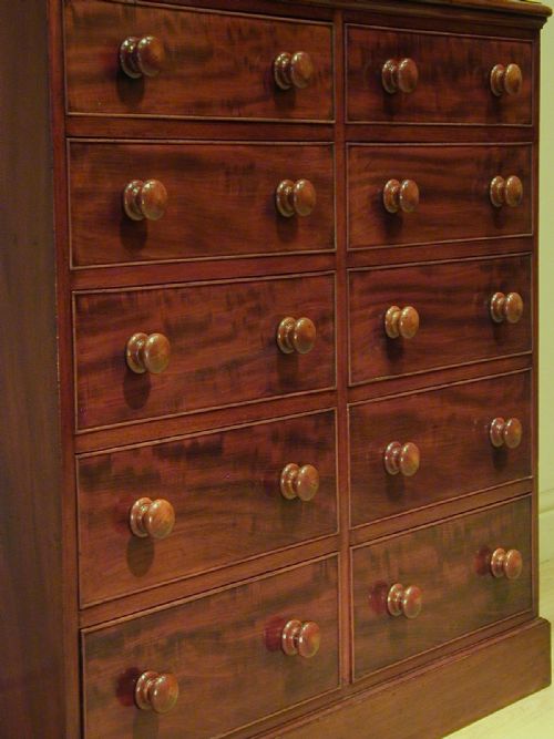 A TRULY WONDERFUL DOUBLE CHEST OF DRAWERS - ADDITIONAL PHOTO 5