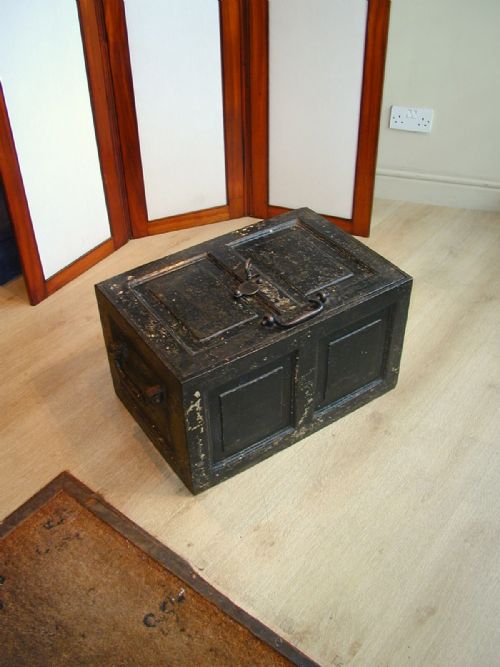 fig 1. Heavy duty Georgian strong box/safe